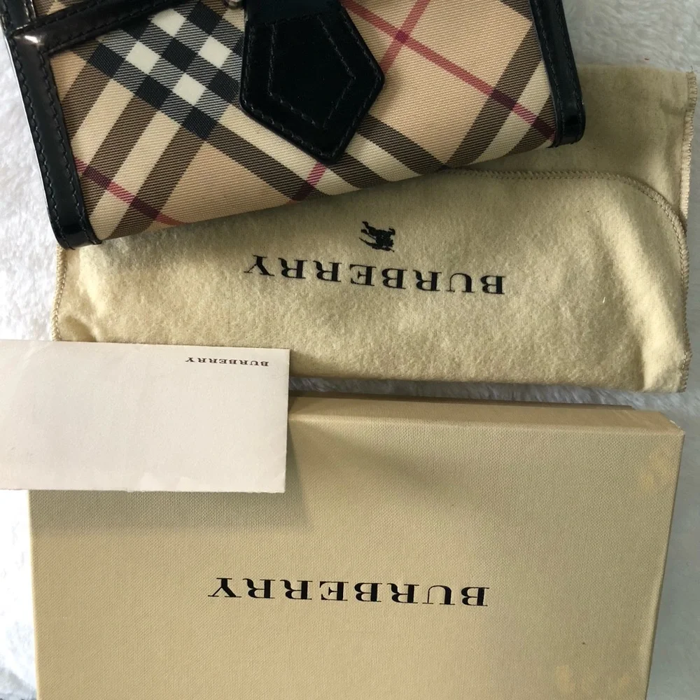 Burberry Authentic Check Wallet / with receipt upon request - Picture 1 of 5